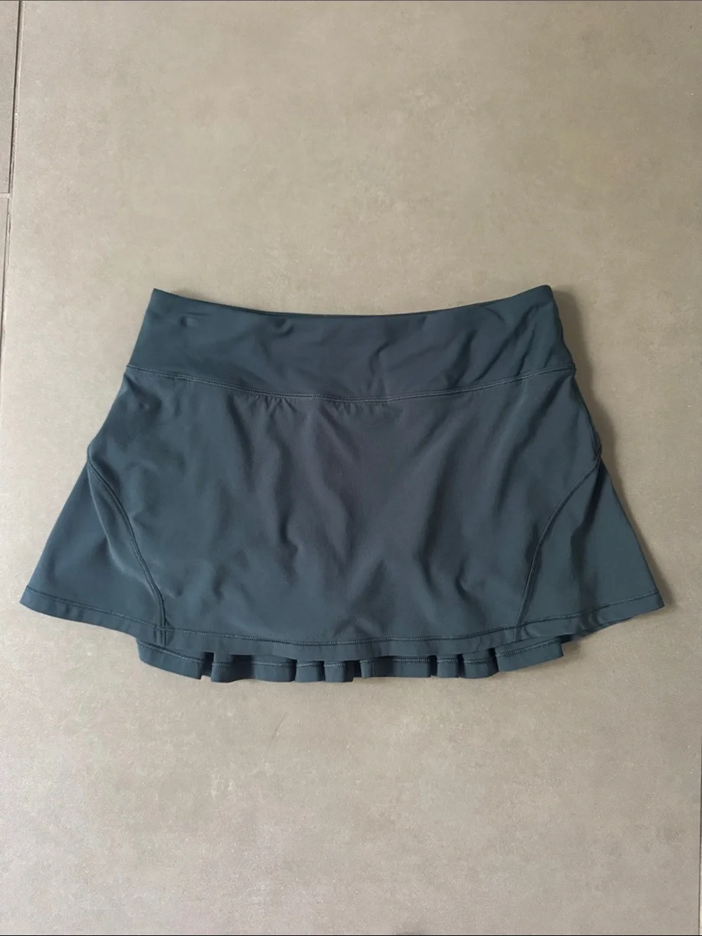 LuluLemon circuit breaker Women's tennis skirt in Dark Teal size 4